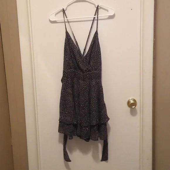 NIP Fixmatti Cute Spaghetti Strap V Neck Backless Ruffle Skirt Romper - Small - Picture 6 of 13